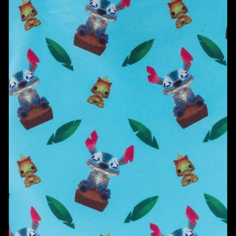 Disney Lilo and Stitch Carved Wood Tiki Stitch Passport Bag NEW - Picture 3 of 5